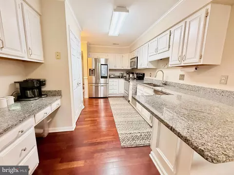 Kitchen - 14318 Pennington Ct #113, Solomons, MD 20688 photo 4 of 6