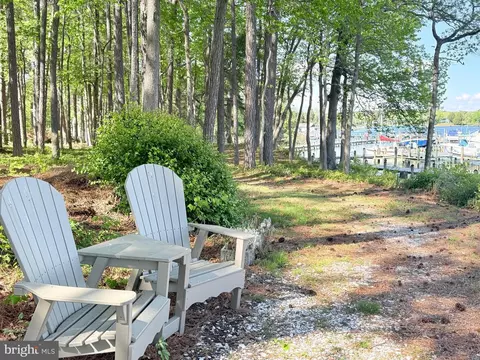 Exterior - 14318 Pennington Ct #113, Solomons, MD 20688 photo 6 of 9