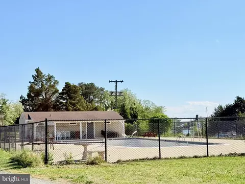 Exterior - 14318 Pennington Ct #113, Solomons, MD 20688 photo 9 of 9