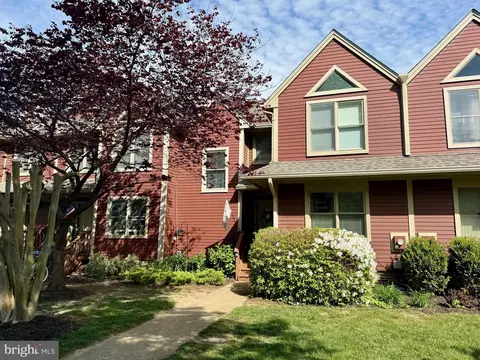 Exterior - 14318 Pennington Ct #113, Solomons, MD 20688 photo 7 of 9