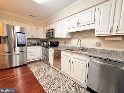 Kitchen - 14318 Pennington Ct #113, Solomons, MD 20688 photo 2 of 6