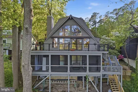 544 Lake Dr, Lusby, MD 20657