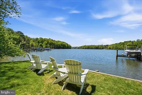 7335 Perry Ln, Lusby, MD 20657