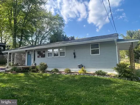 3908 Old Bayside Rd, Chesapeake Beach, MD 20732