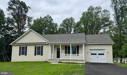 1362 Solomons Island Rd, Huntingtown, MD 20639