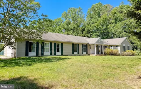 811 Cove Point Rd, Lusby, MD 20657