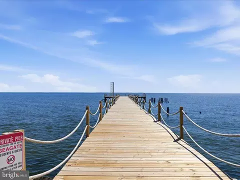 4013 Seagate Sq, Chesapeake Beach, MD 20732