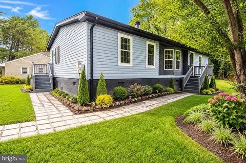 4067 Songbird Ln, Broomes Island, MD 20615