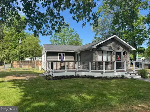 9332 Dayton Ave, North Beach, MD 20714