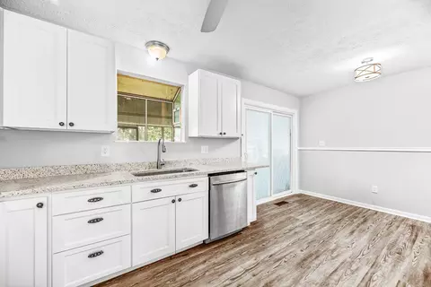 Kitchen - 11543 Tomahawk Trl, Lusby, MD 20657 photo 6 of 6