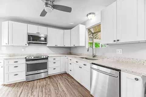 Kitchen - 11543 Tomahawk Trl, Lusby, MD 20657 photo 3 of 6