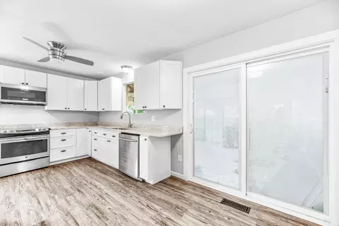 Kitchen - 11543 Tomahawk Trl, Lusby, MD 20657 photo 4 of 6