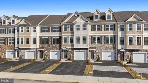 74 Potomac Ct, Prince Frederick, MD 20678