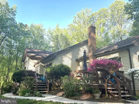 3741 Pinewood Ct, Chesapeake Beach, MD 20732