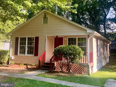 991 Crystal Rock Rd, Lusby, MD 20657