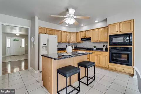 Kitchen - 12310 Longleaf Ln, Dunkirk, MD 20754 photo 2 of 8