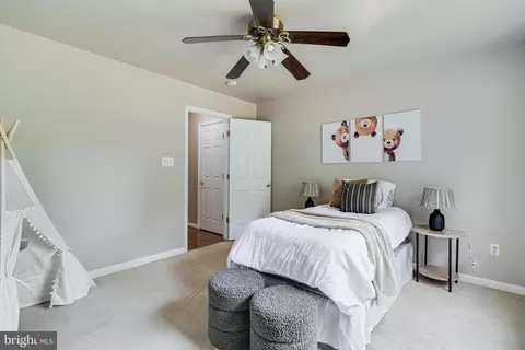 Bedroom - 12310 Longleaf Ln, Dunkirk, MD 20754 photo 4 of 8
