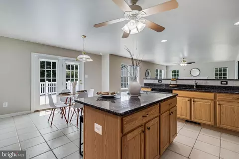 Kitchen - 12310 Longleaf Ln, Dunkirk, MD 20754 photo 6 of 8
