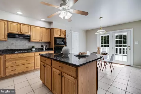 Kitchen - 12310 Longleaf Ln, Dunkirk, MD 20754 photo 7 of 8