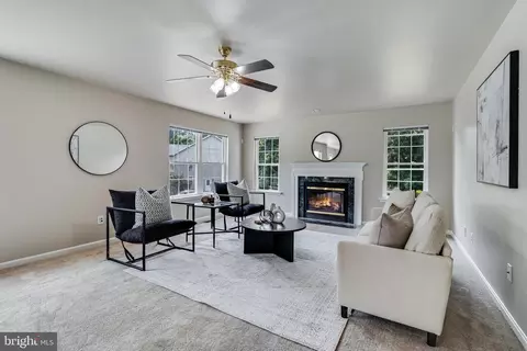 Living - 12310 Longleaf Ln, Dunkirk, MD 20754 photo 2 of 4