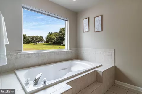 Bath - 12310 Longleaf Ln, Dunkirk, MD 20754 photo 4 of 8