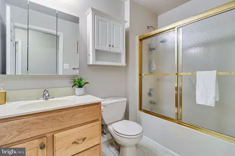Bath - 12310 Longleaf Ln, Dunkirk, MD 20754 photo 7 of 8