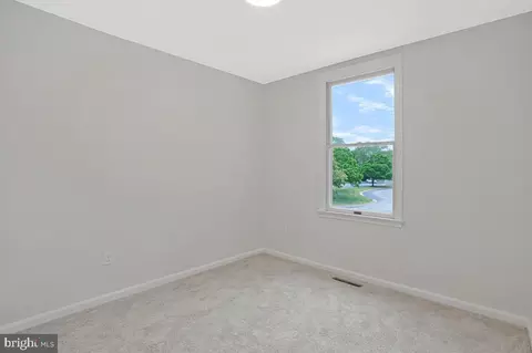 Bedroom - 13209 Clipper Cir, Solomons, MD 20688 photo 2 of 4