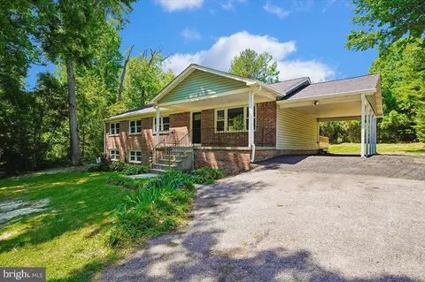 8814 Lafayette Dr, Owings, MD 20736