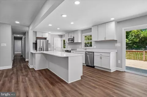 8814 Lafayette Dr, Owings, MD 20736