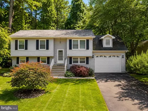 447 Dogwood Dr, Lusby, MD 20657