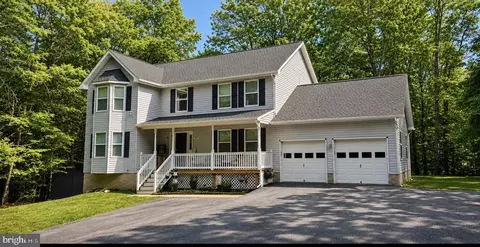 213 Binnacle Ct, Lusby, MD 20657