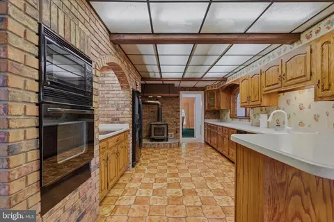 Kitchen - 3901 Lakeside Ct, Dunkirk, MD 20754 photo 1 of 6