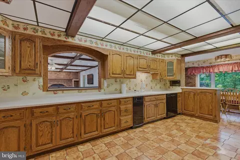 Kitchen - 3901 Lakeside Ct, Dunkirk, MD 20754 photo 5 of 6