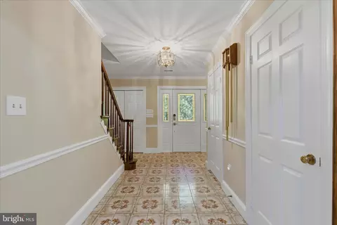 Entry Way - 3901 Lakeside Ct, Dunkirk, MD 20754 photo 4 of 11