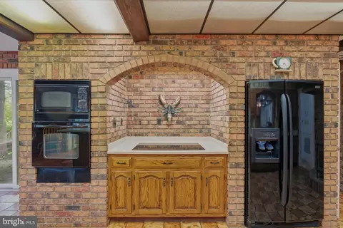 Kitchen - 3901 Lakeside Ct, Dunkirk, MD 20754 photo 3 of 6