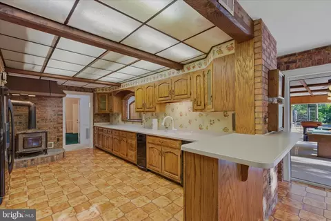 Kitchen - 3901 Lakeside Ct, Dunkirk, MD 20754 photo 2 of 6