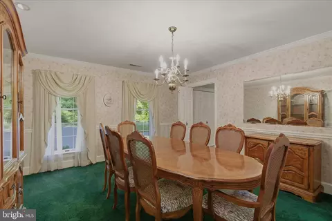 Dining - 3901 Lakeside Ct, Dunkirk, MD 20754 photo 3 of 4