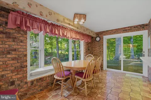 Dining - 3901 Lakeside Ct, Dunkirk, MD 20754 photo 1 of 4