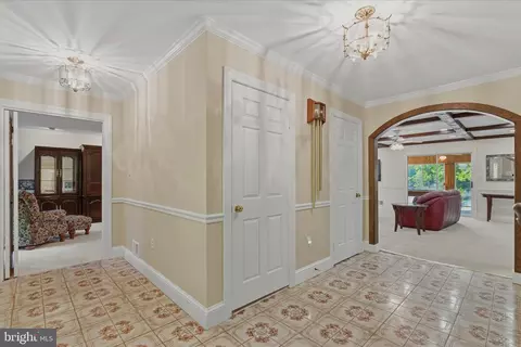 Entry Way - 3901 Lakeside Ct, Dunkirk, MD 20754 photo 3 of 11