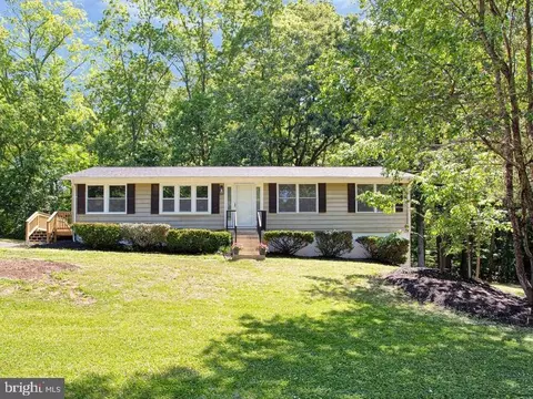 5577 Stephen Reid Rd, Huntingtown, MD 20639