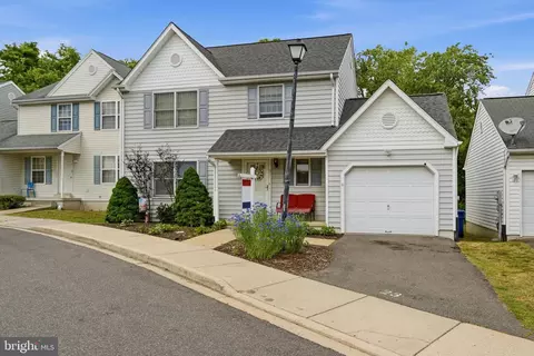23 Gray Inn Ct, Prince Frederick, MD 20678