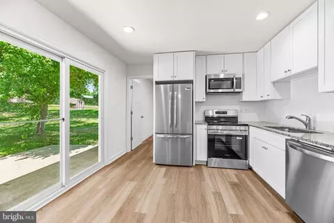 Kitchen - 1458 Knight Ave, Dunkirk, MD 20754 photo 3 of 4