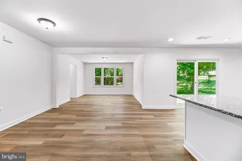 Living - 1458 Knight Ave, Dunkirk, MD 20754 photo 1 of 4