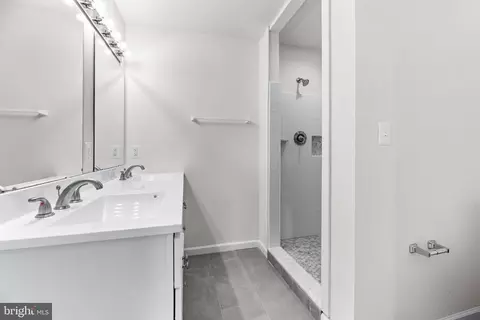 Bath - 1458 Knight Ave, Dunkirk, MD 20754 photo 1 of 1