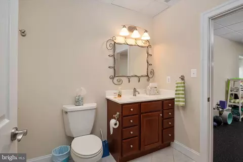 Bath - 3740 Larkview Ct, Dunkirk, MD 20754 photo 7 of 10
