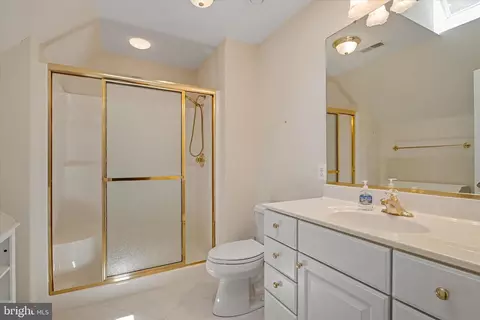 Bath - 3740 Larkview Ct, Dunkirk, MD 20754 photo 10 of 10