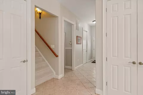 Entry Way - 3740 Larkview Ct, Dunkirk, MD 20754 photo 4 of 12