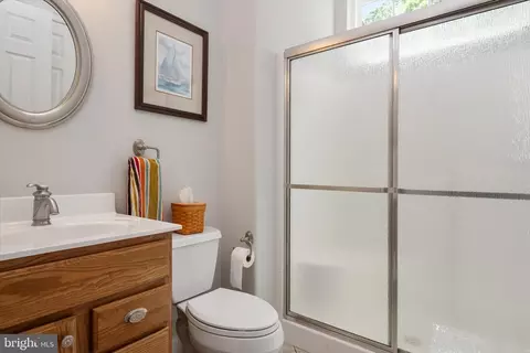 Bath - 3740 Larkview Ct, Dunkirk, MD 20754 photo 1 of 10