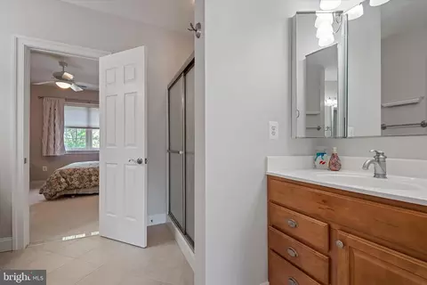 Bath - 3740 Larkview Ct, Dunkirk, MD 20754 photo 5 of 10