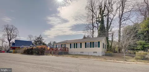 8328 D St, Chesapeake Beach, MD 20732